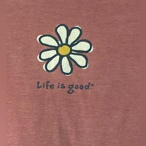Life is Good daisy t shirt size small